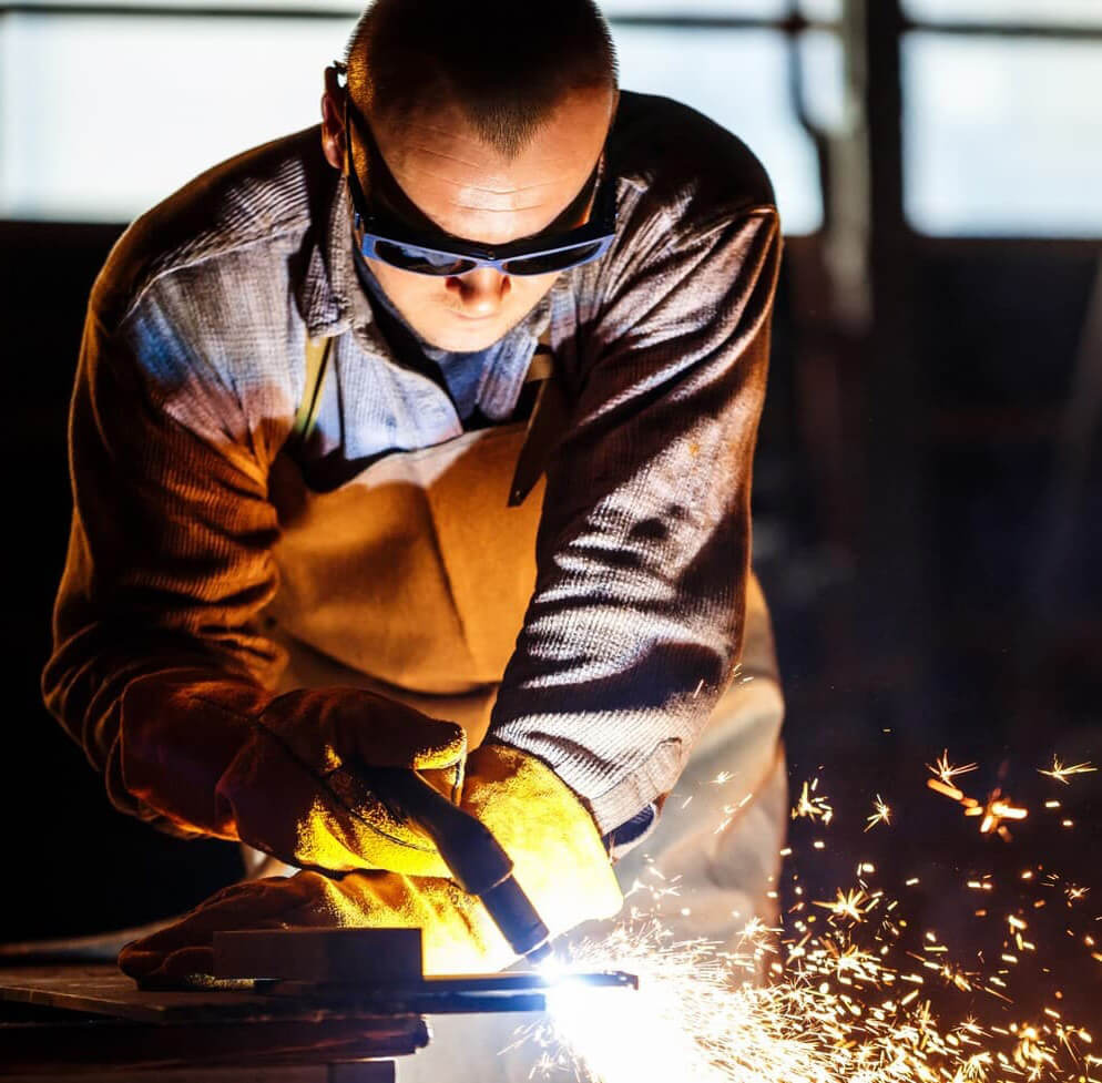 soudage dans un atelier industriel